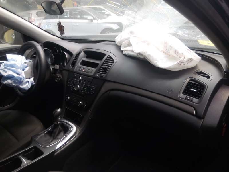 opel insignia berlina del año 2010