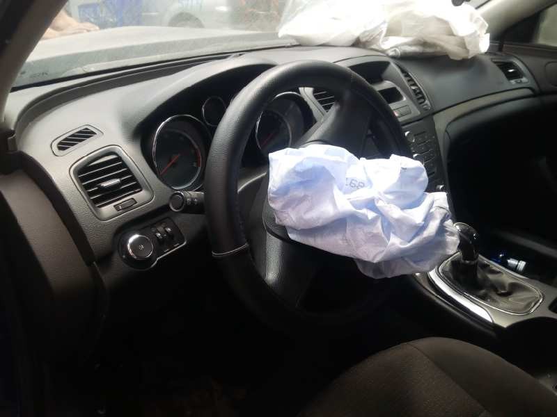 opel insignia berlina del año 2010