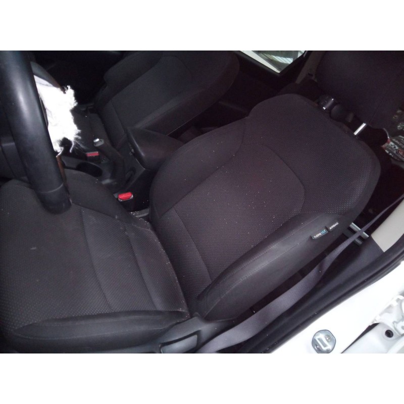 kia carens ( ) del año 2013