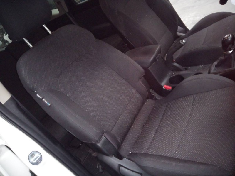 kia carens ( ) del año 2013