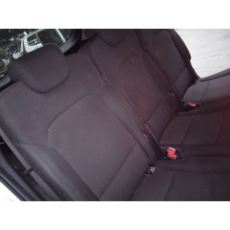 kia carens ( ) del año 2013