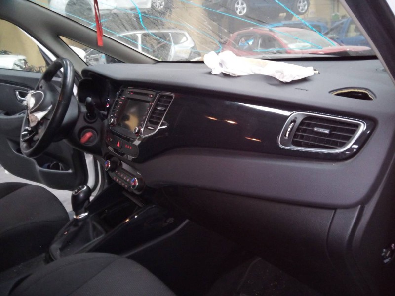 kia carens ( ) del año 2013