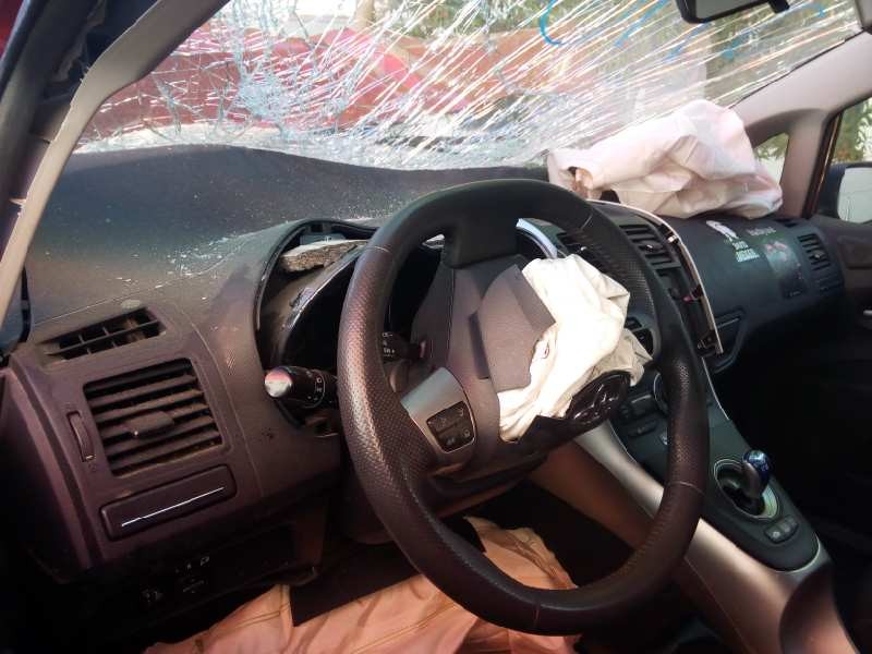 toyota auris del año 2012