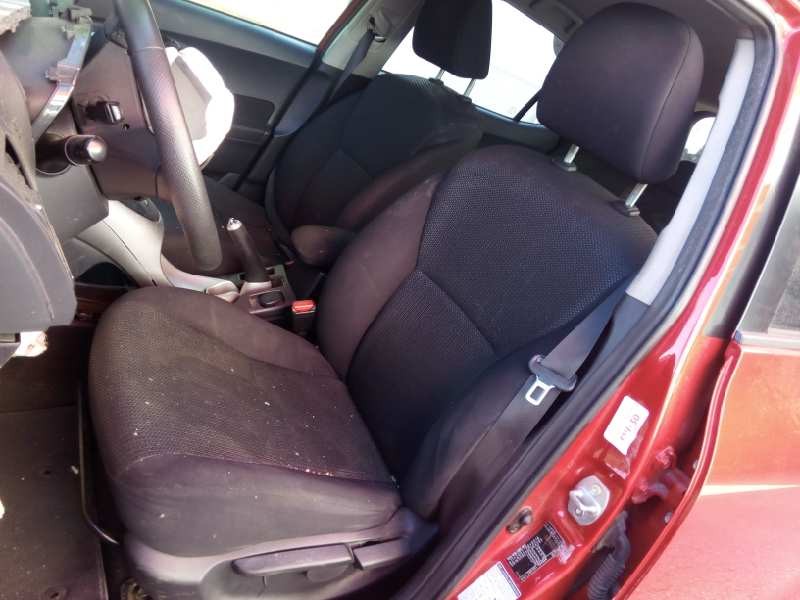 toyota auris del año 2012