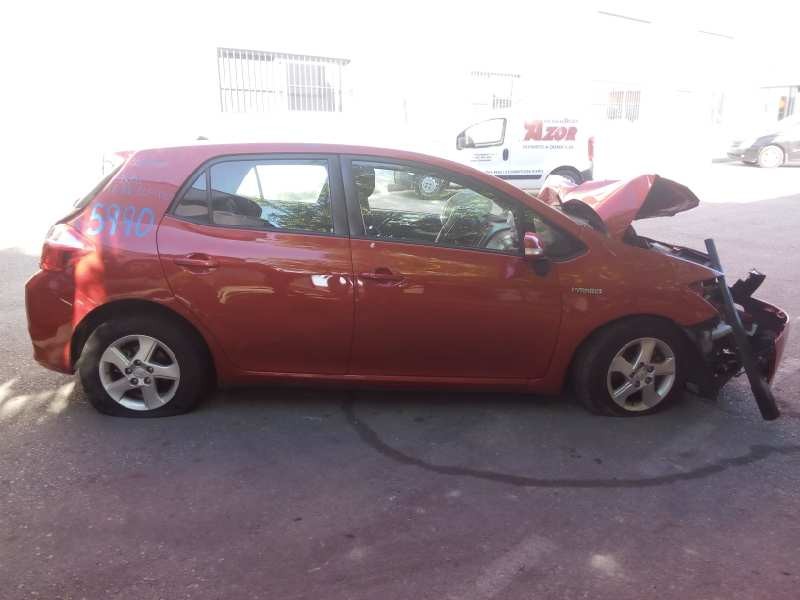 toyota auris del año 2012