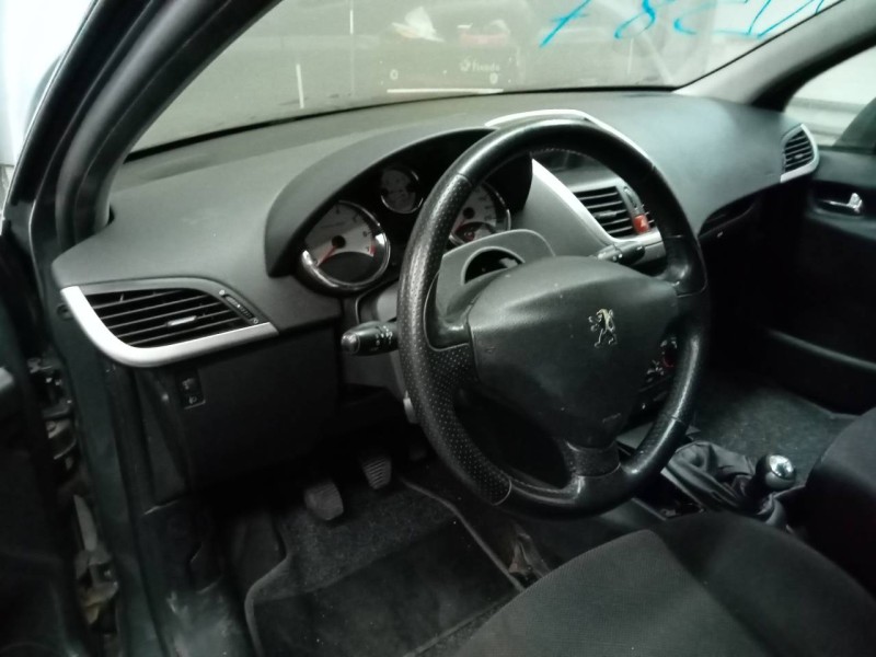 peugeot 207 del año 2009