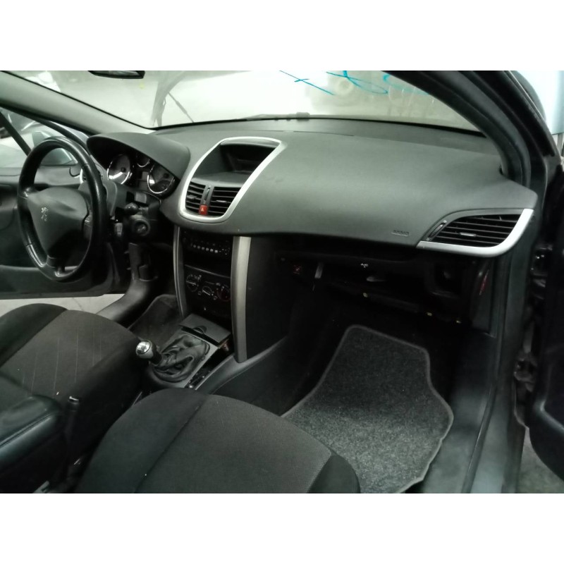 peugeot 207 del año 2009