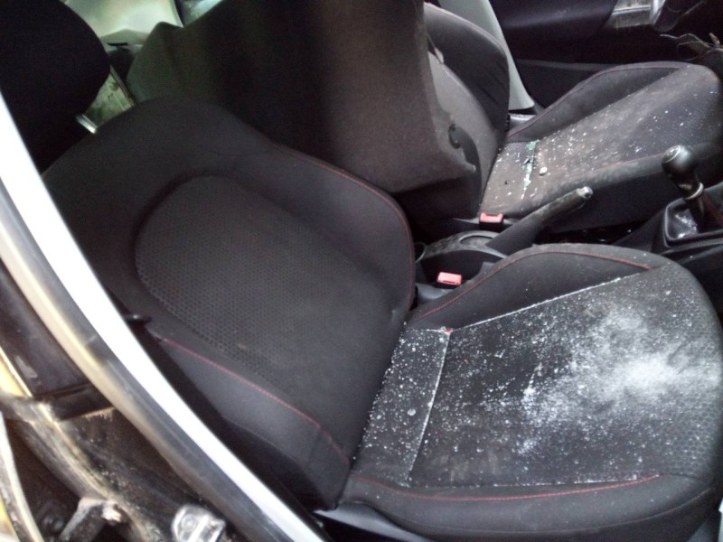 seat ibiza (6j5) del año 2012