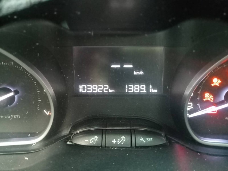 peugeot 208 del año 2016