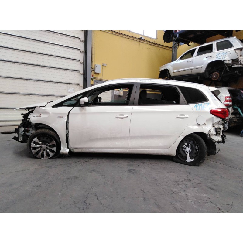 kia carens ( ) del año 2016