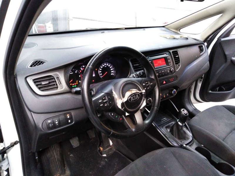 kia carens ( ) del año 2016