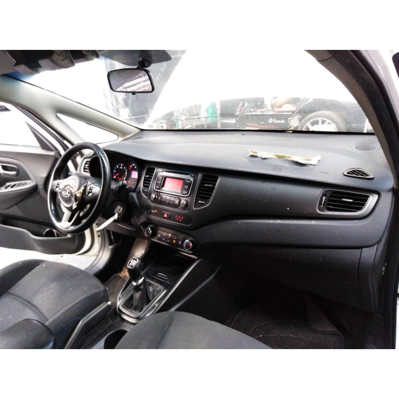 kia carens ( ) del año 2016