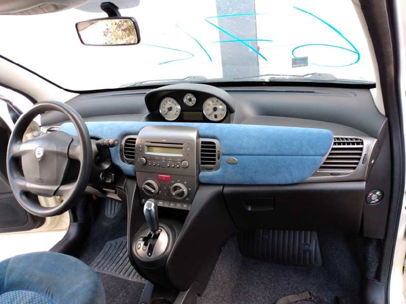 lancia ypsilon (101) del año 2004