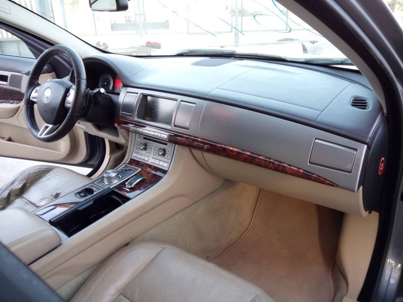 jaguar xf del año 2009