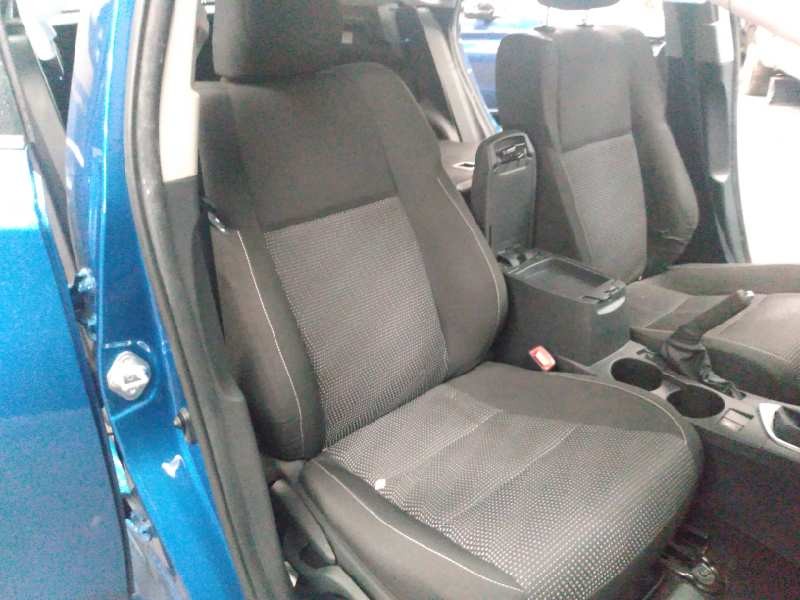 toyota auris del año 2013