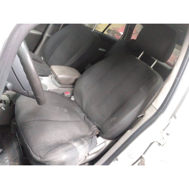 kia carens (un) del año 2011