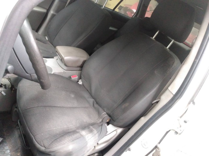 kia carens (un) del año 2011