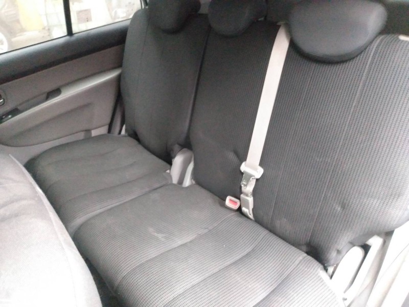 kia carens (un) del año 2011