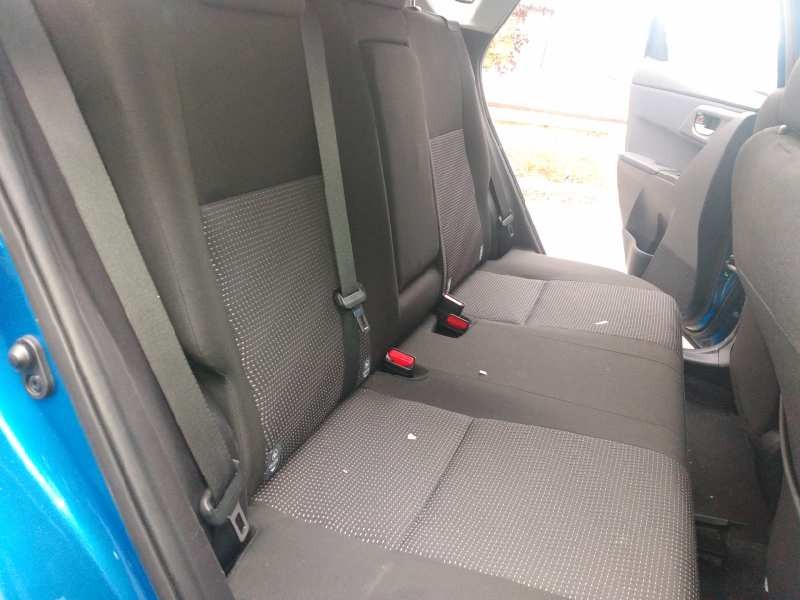 toyota auris del año 2013