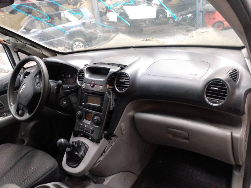 kia carens (un) del año 2011