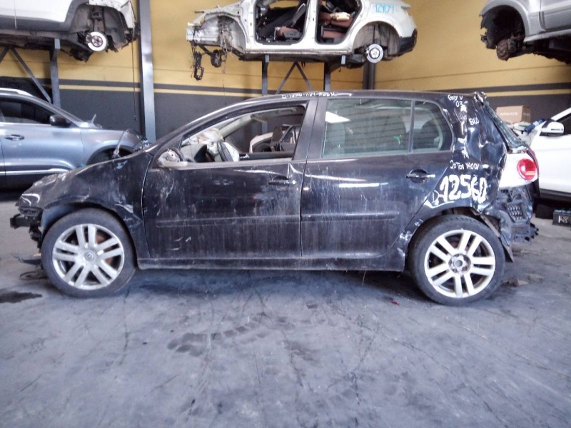 volkswagen golf v berlina (1k1) del año 2004