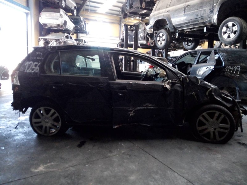 volkswagen golf v berlina (1k1) del año 2004