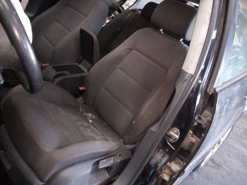 volkswagen golf v berlina (1k1) del año 2004