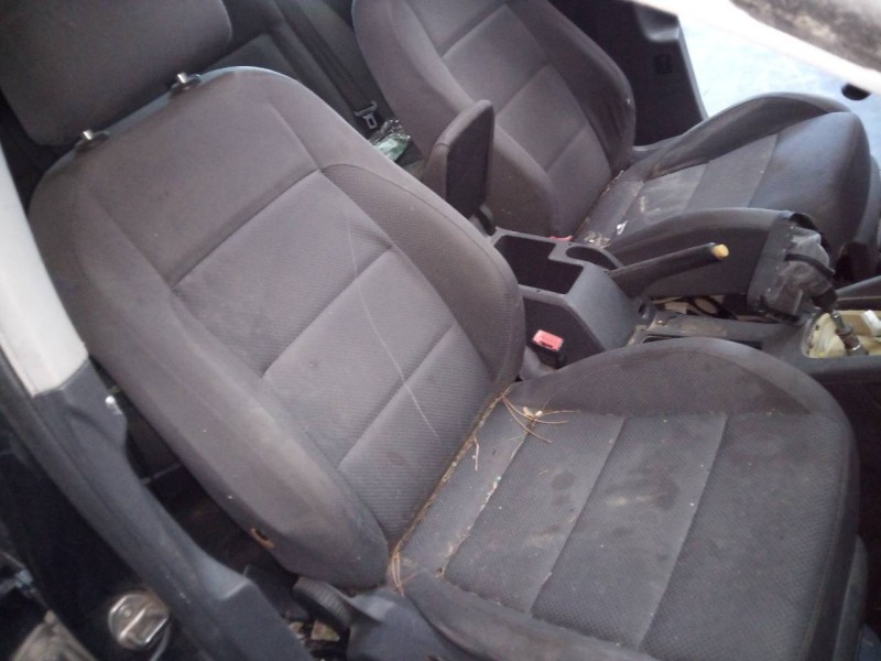 volkswagen golf v berlina (1k1) del año 2004