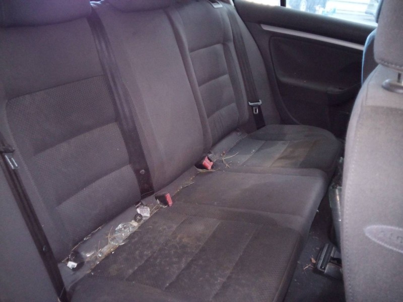 volkswagen golf v berlina (1k1) del año 2004