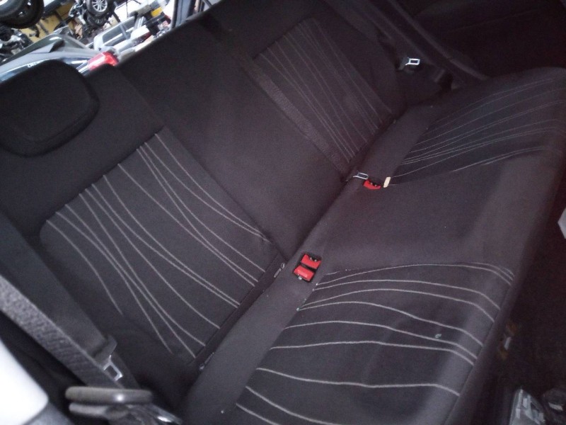 opel corsa d del año 2009