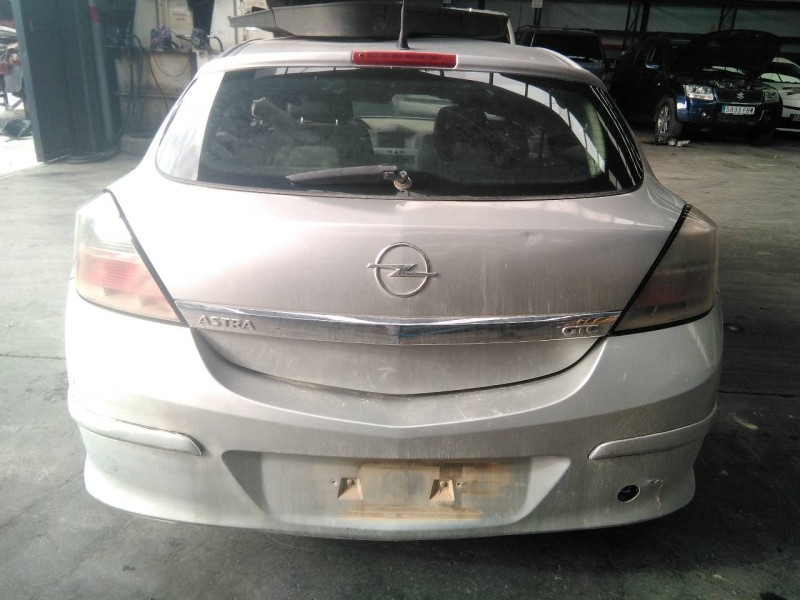opel astra h berlina del año 2006