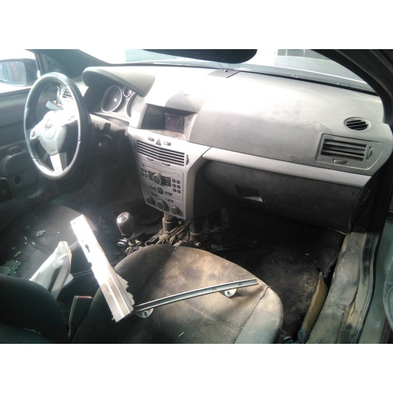 opel astra h berlina del año 2006