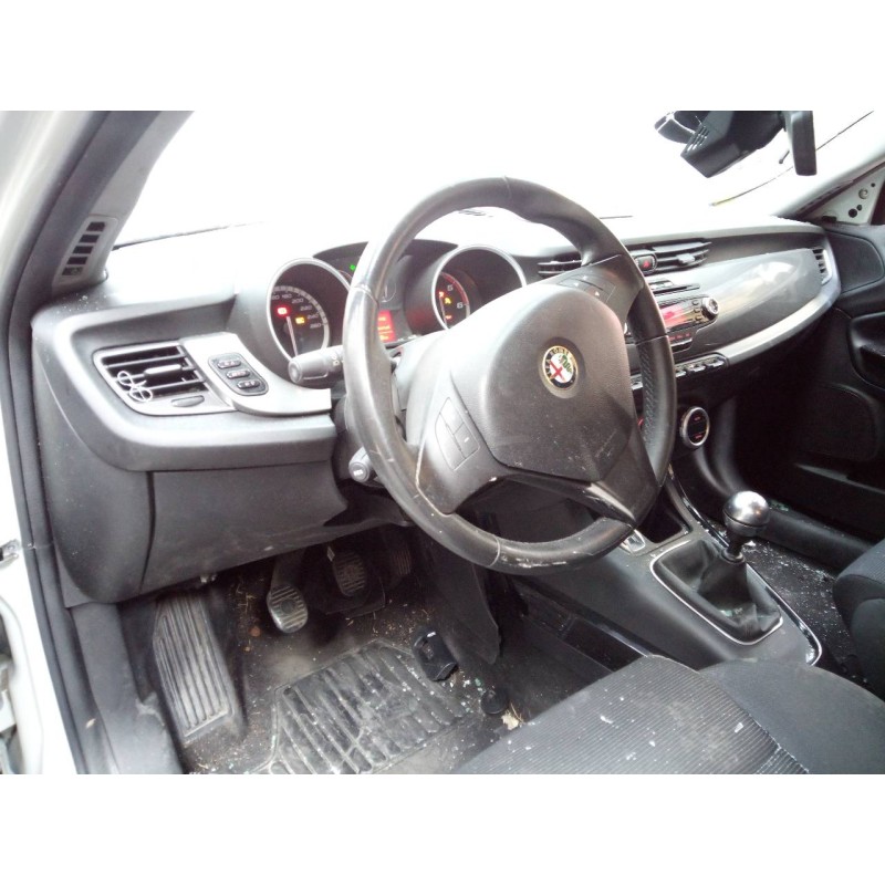 alfa romeo giulietta (191) del año 2013