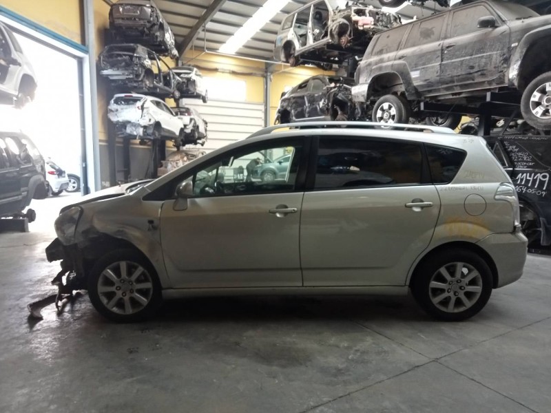 toyota corolla verso (r1) del año 2006