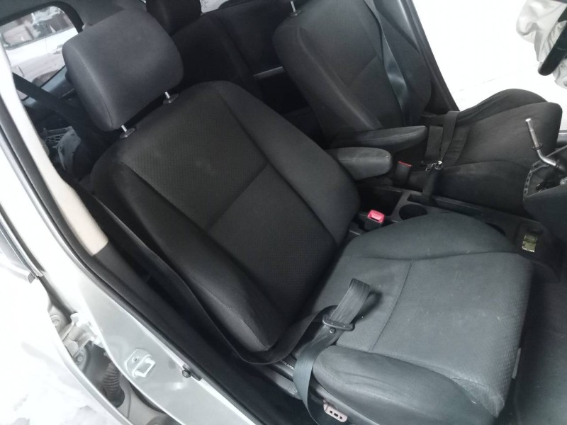 toyota corolla verso (r1) del año 2006