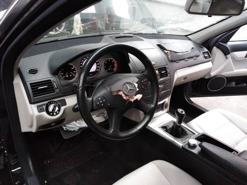 mercedes-benz clase c (w204) berlina del año 2009