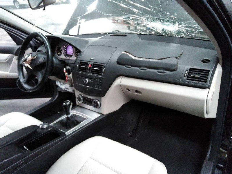 mercedes-benz clase c (w204) berlina del año 2009