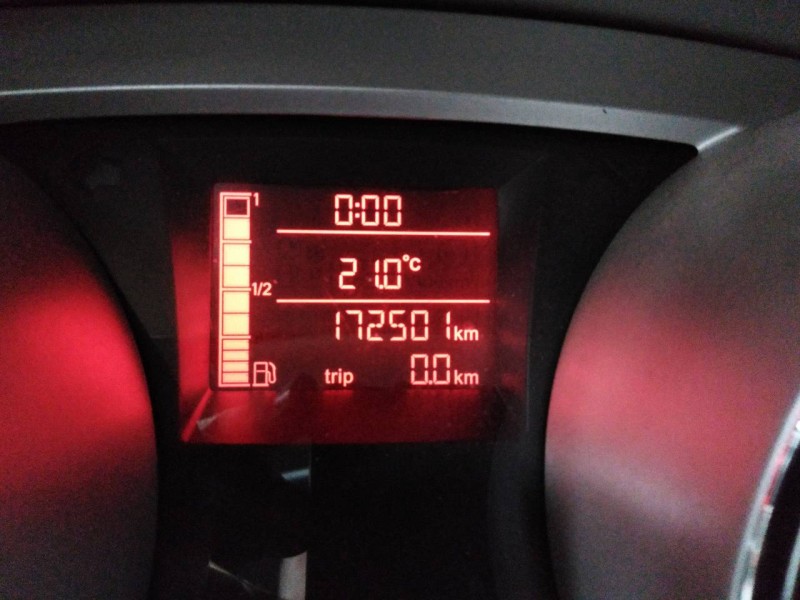 seat ibiza (6j5) del año 2008