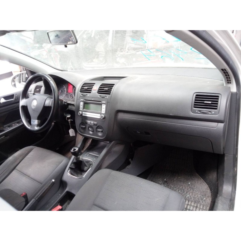 volkswagen golf v berlina (1k1) del año 2009