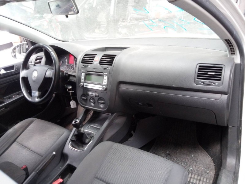 volkswagen golf v berlina (1k1) del año 2009