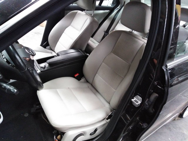 mercedes-benz clase c (w204) berlina del año 2009