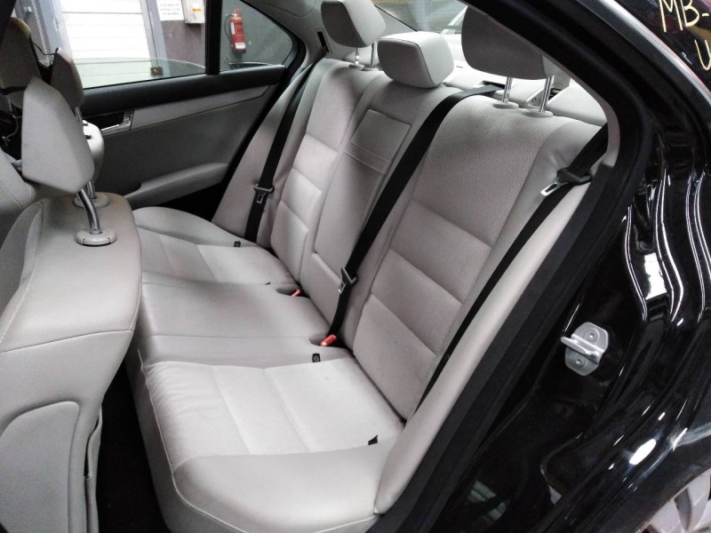 mercedes-benz clase c (w204) berlina del año 2009