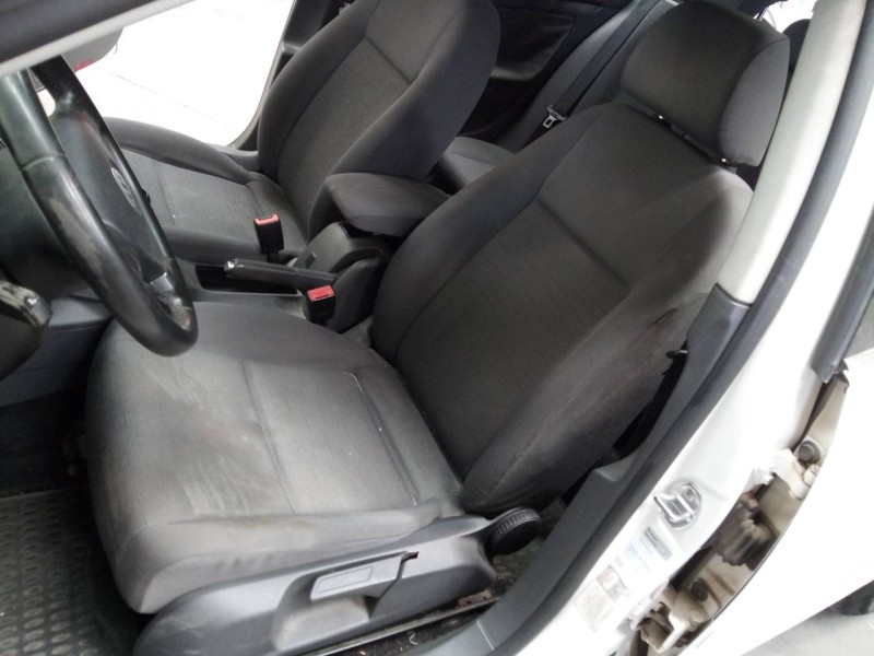 volkswagen golf v berlina (1k1) del año 2009