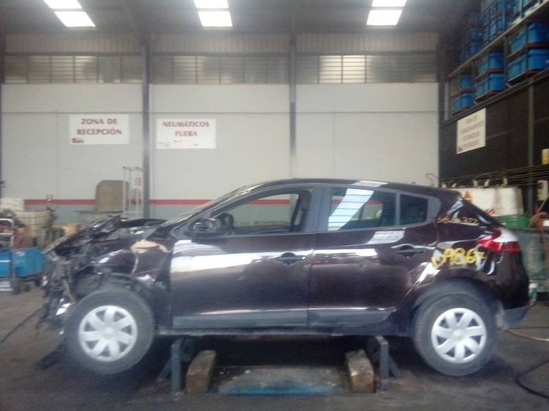 renault megane iii berlina 5 p del año 2012