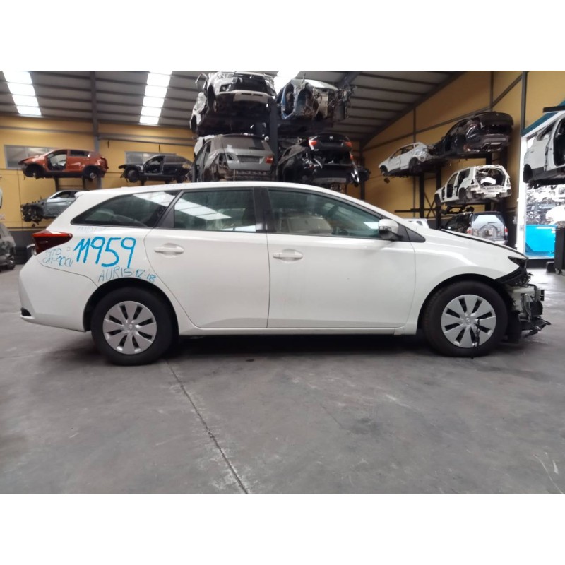 toyota auris del año 2016