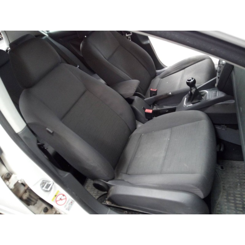 volkswagen golf v berlina (1k1) del año 2009