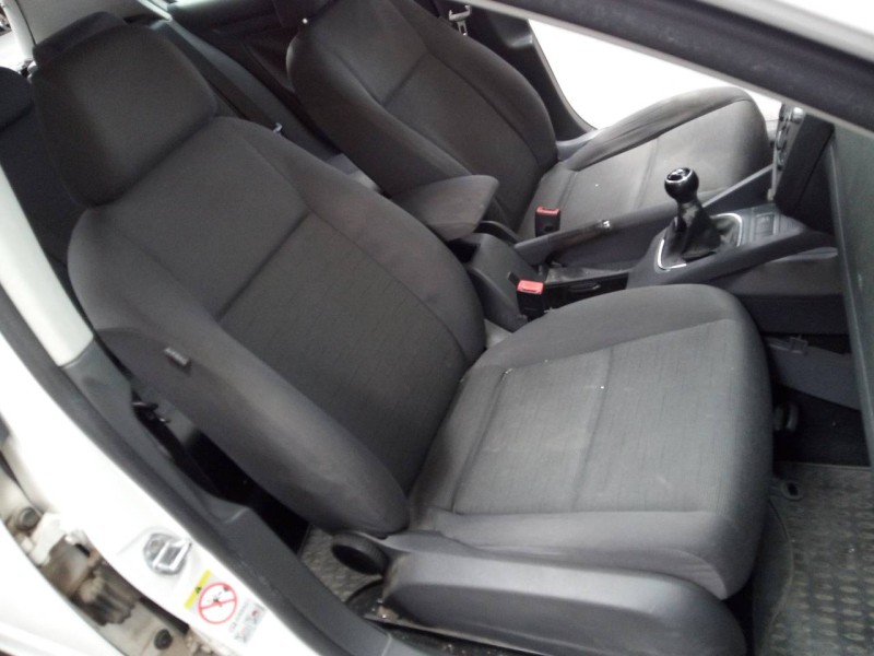 volkswagen golf v berlina (1k1) del año 2009