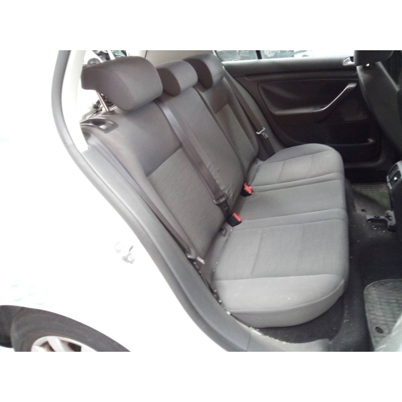 volkswagen golf v berlina (1k1) del año 2009