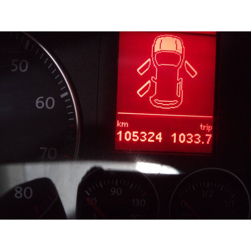 volkswagen golf v berlina (1k1) del año 2009