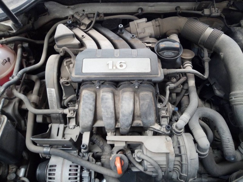 volkswagen golf v berlina (1k1) del año 2009